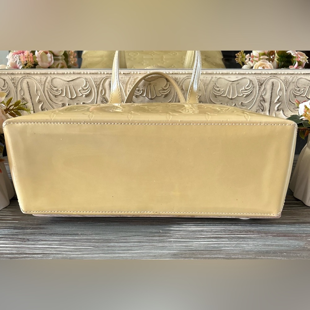 Louis Vuitton Wilshire PM Handbag Monogram Vernis Leather Yellow 3206456 - Picture 10 of 16
